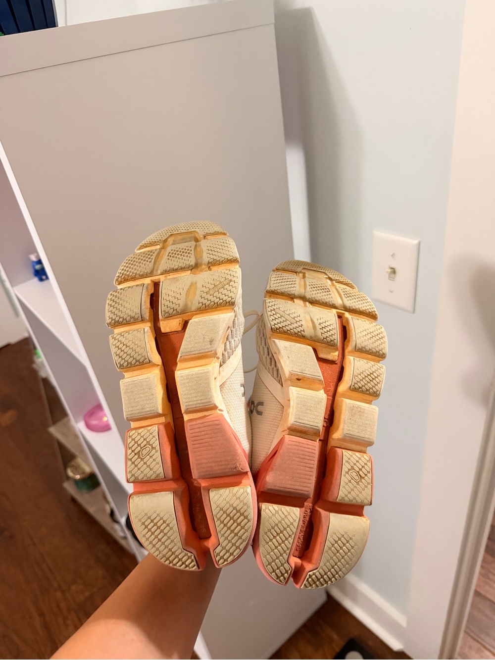 On cloud women’s shoes